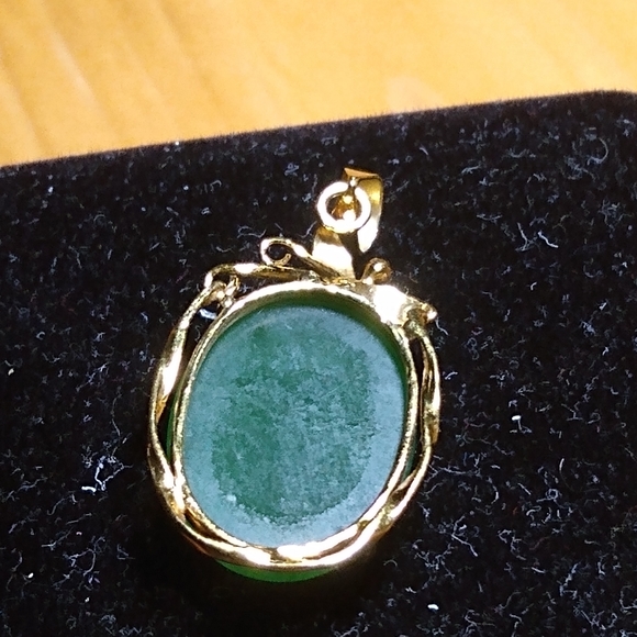 14 kt yellow Gold Jade Pendant. - Picture 4 of 6